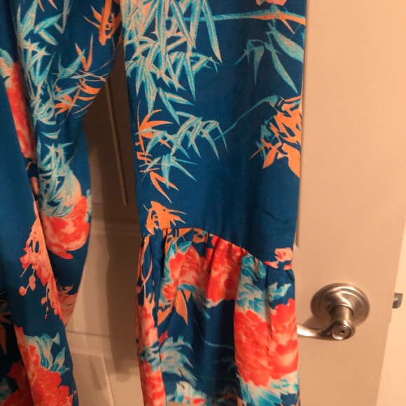 TOLANI 100% silk dress in XS! Like new - Picture 3 of 4